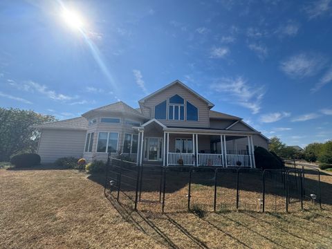 Photo of 28953 Knob Hill Court, Rock Falls, IL 61071 (MLS # 12484282)