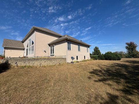 Tiny photo for 28953 Knob Hill Court, Rock Falls, IL 61071 (MLS # 12484282)