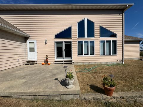 Tiny photo for 28953 Knob Hill Court, Rock Falls, IL 61071 (MLS # 12484282)