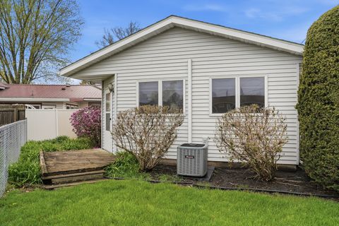 Tiny photo for 1201 Long Court, Sterling, IL 61081 (MLS # 12622147)