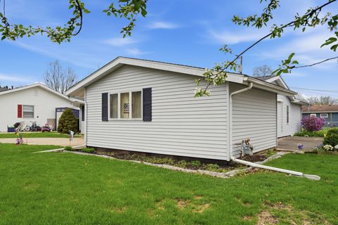 Tiny photo for 1201 Long Court, Sterling, IL 61081 (MLS # 12622147)