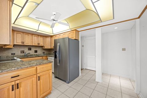 Tiny photo for 120 Carriage Way Drive #B101, Burr Ridge, IL 60527 (MLS # 12618755)