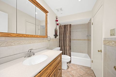 Tiny photo for 120 Carriage Way Drive #B101, Burr Ridge, IL 60527 (MLS # 12618755)