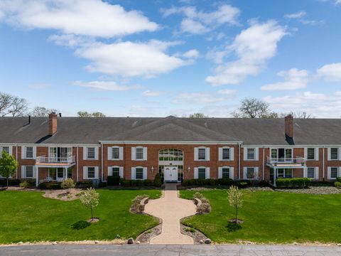 Tiny photo for 120 Carriage Way Drive #B101, Burr Ridge, IL 60527 (MLS # 12618755)