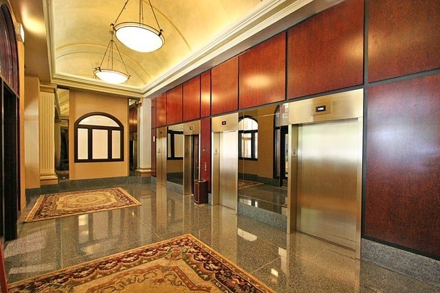 200 N Dearborn Street 2005