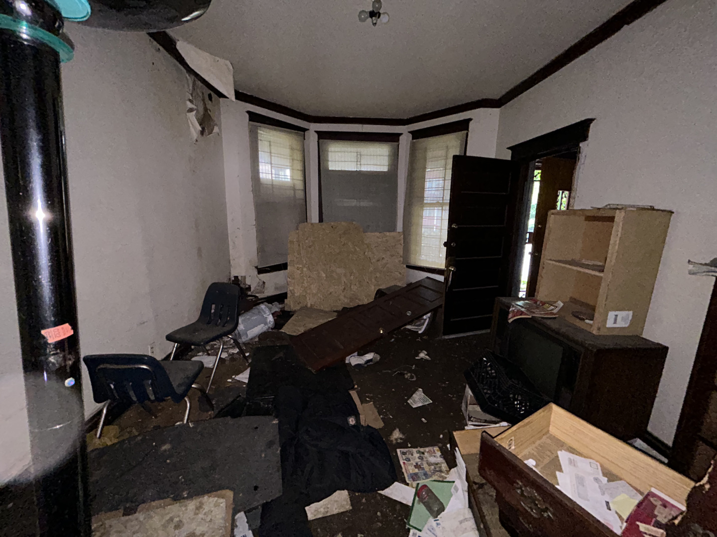 7941 S Burnham Avenue