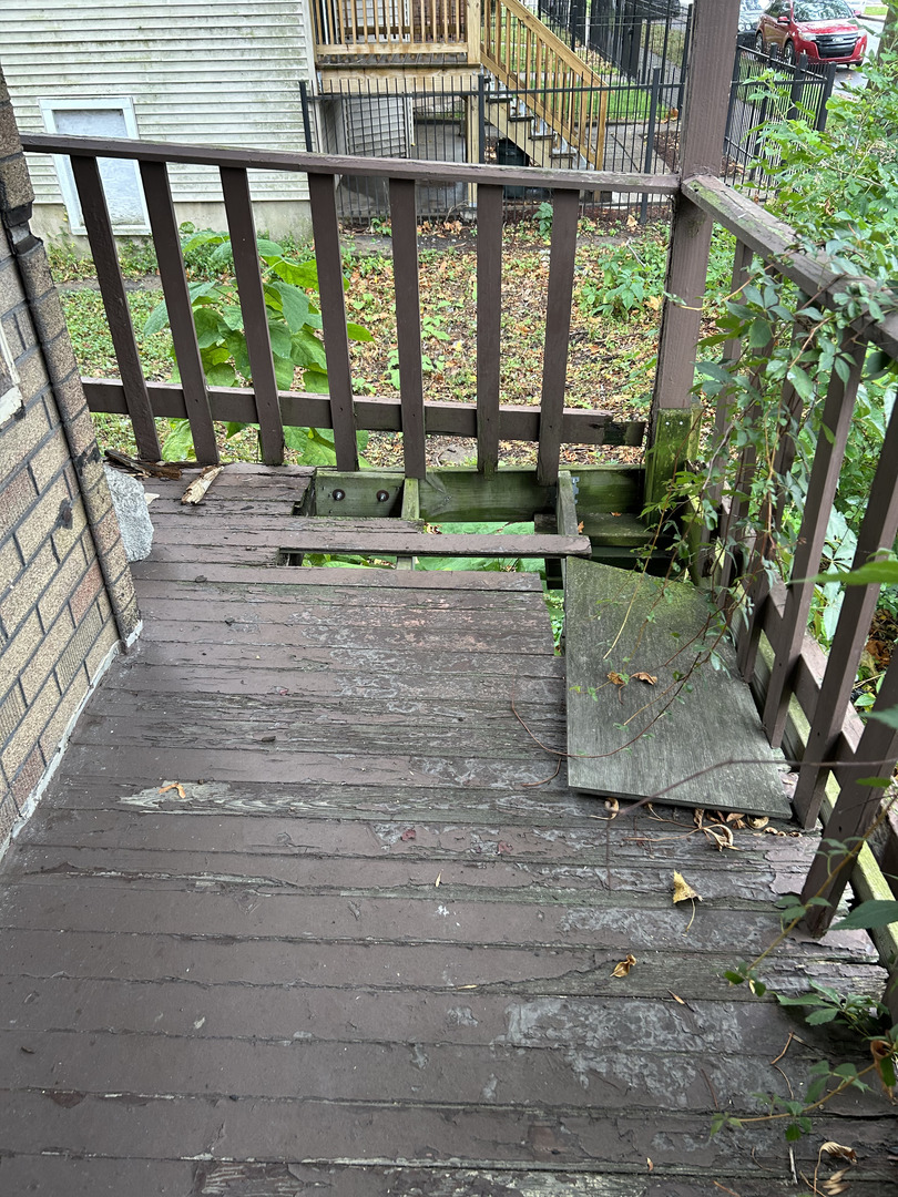 7941 S Burnham Avenue