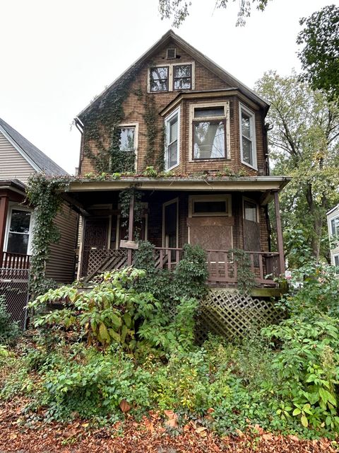 7941 S Burnham Avenue Chicago IL 60617