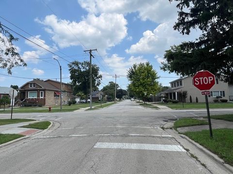 Tiny photo for 7825 41st Place, Lyons, IL 60534 (MLS # 12464883)