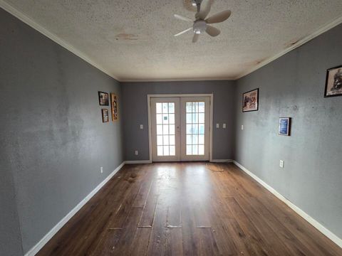 Tiny photo for 710 S Main Street, Harrisburg, IL 62946 (MLS # 100000377)