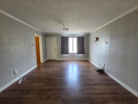 Tiny photo for 710 S Main Street, Harrisburg, IL 62946 (MLS # 100000377)