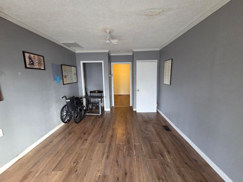 Tiny photo for 710 S Main Street, Harrisburg, IL 62946 (MLS # 100000377)