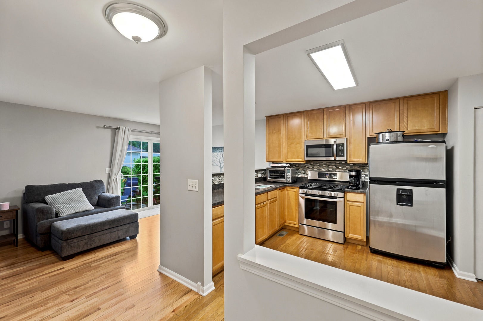 28055 W Niagara Street 28055