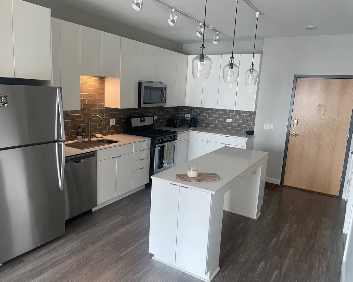 833 N Clark Street 2002