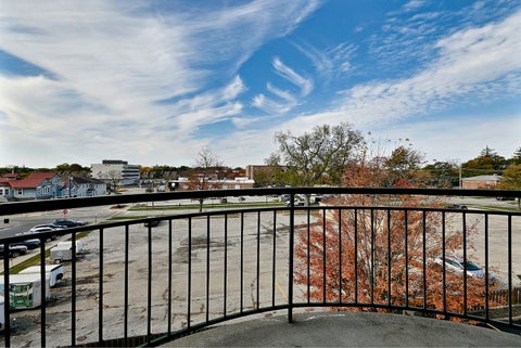 Tiny photo for 104 N Plum Grove Road #402, Palatine, IL 60067 (MLS # 12783136)