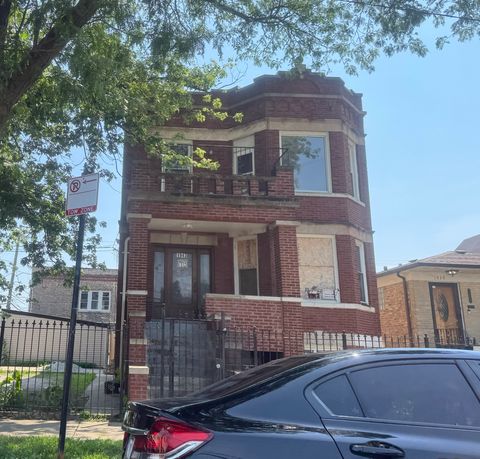 1943 N La Crosse Avenue Chicago IL 60639