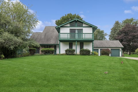 Photo of 7239 Great Hill Road, Crystal Lake, IL 60012 (MLS # 12764099)