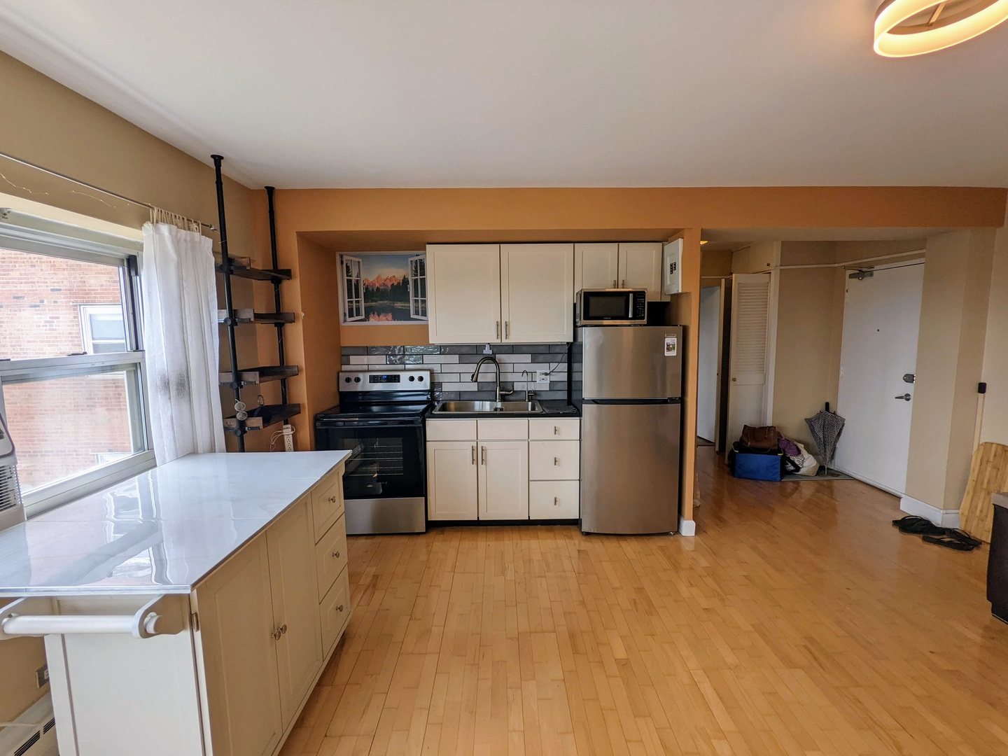 4950 N Marine Drive 1105