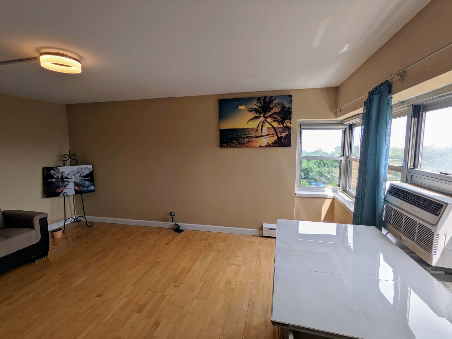 4950 N Marine Drive 1105