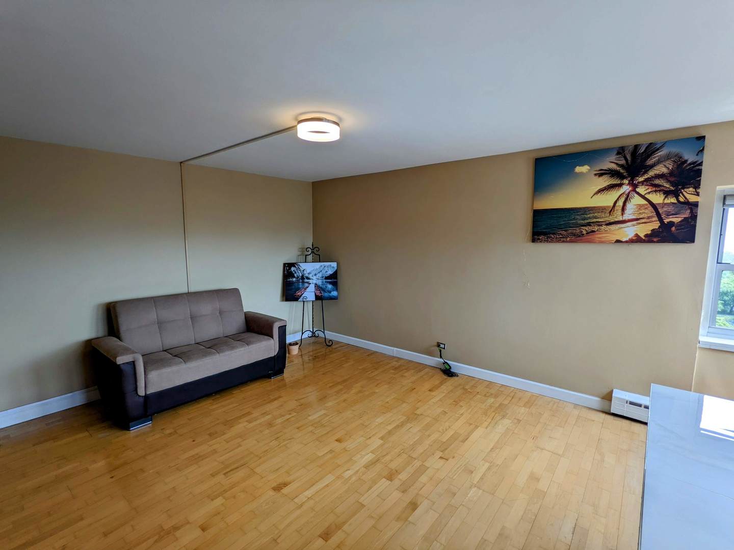 4950 N Marine Drive 1105