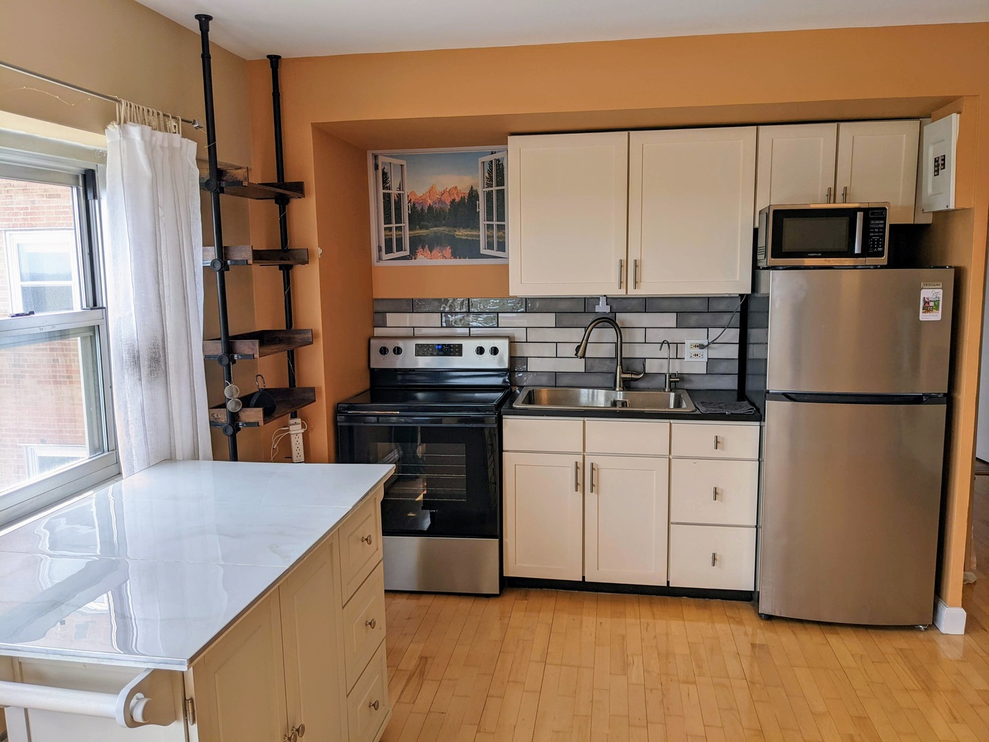 4950 N Marine Drive 1105