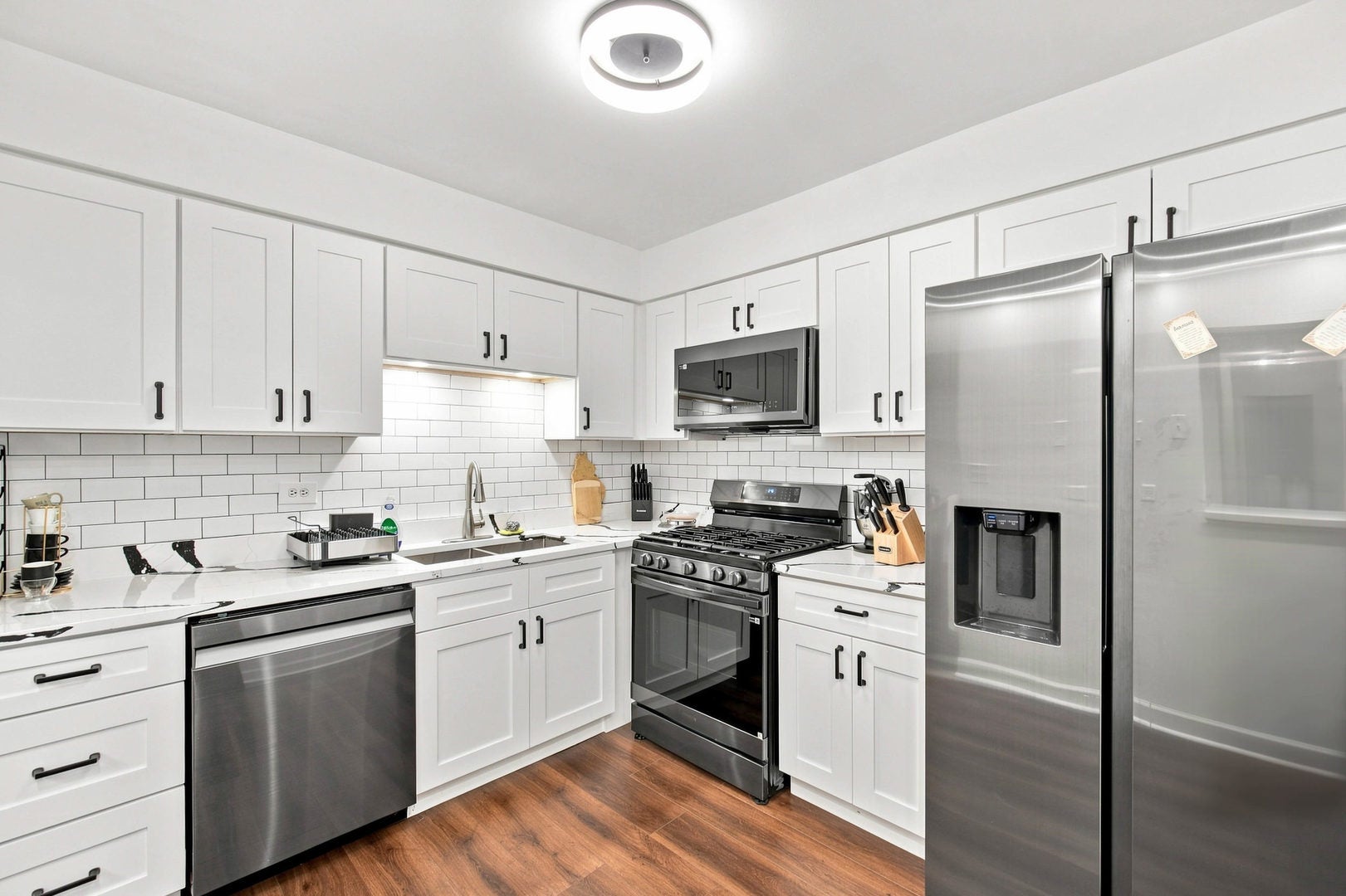 7231 Wolf Road 208