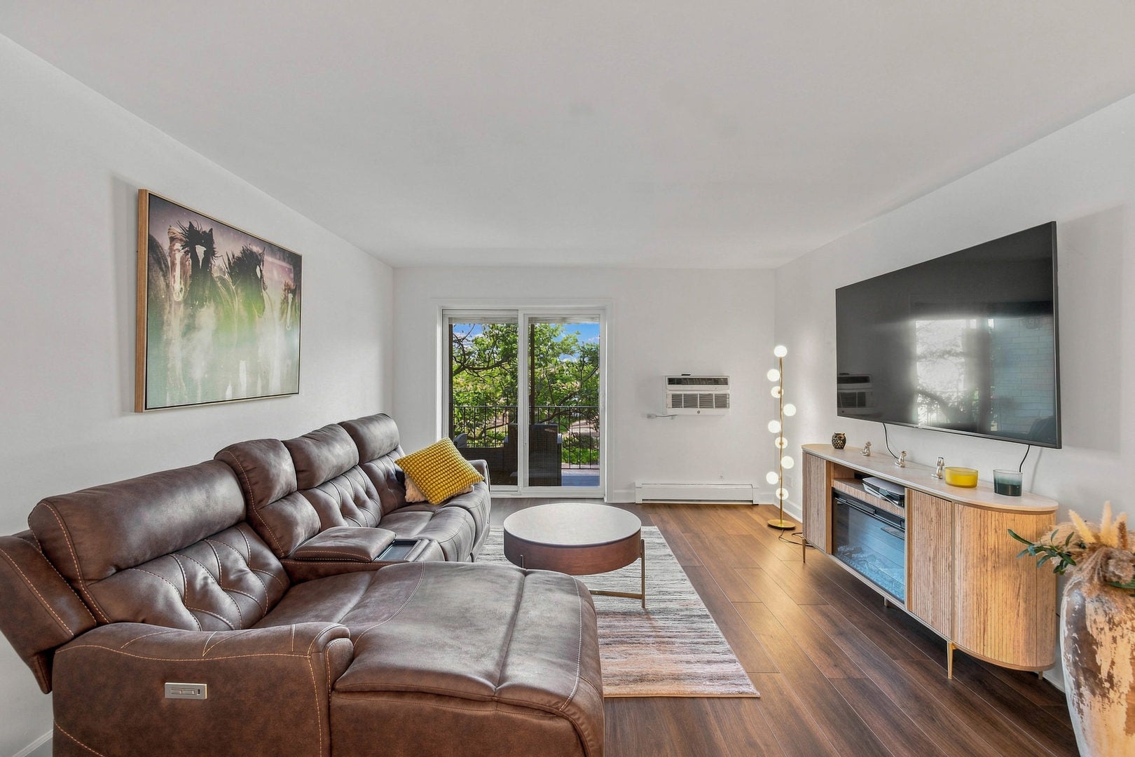 7231 Wolf Road 208
