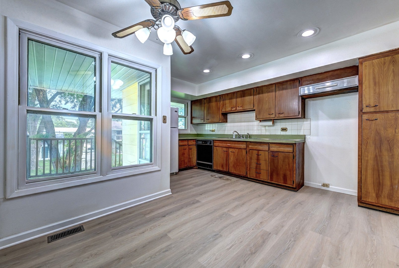 1480 Mayfield Lane