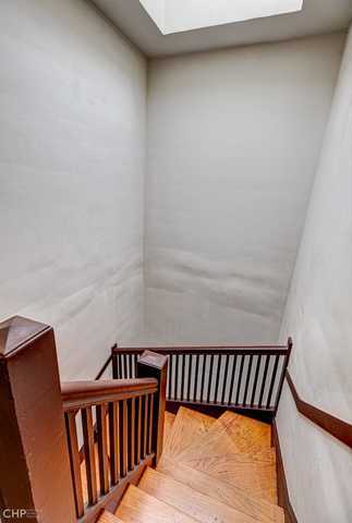 2832 N Mozart Street