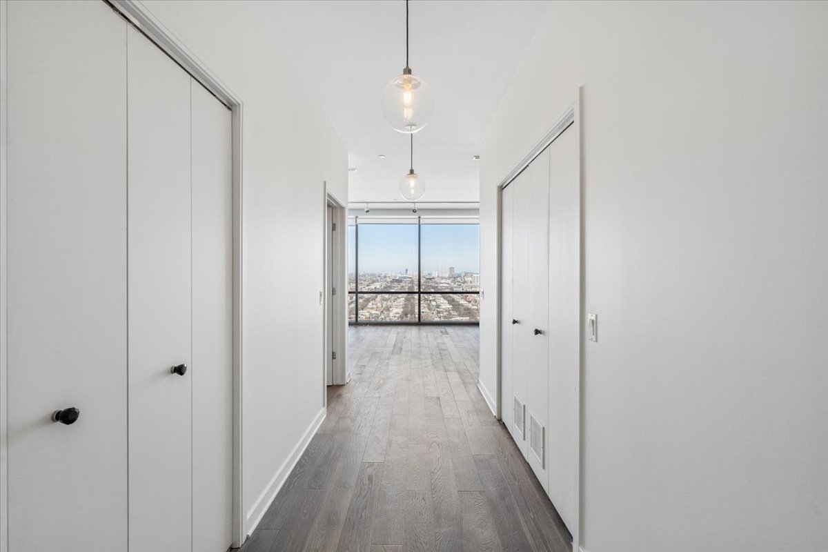 860 W Blackhawk Street 2805