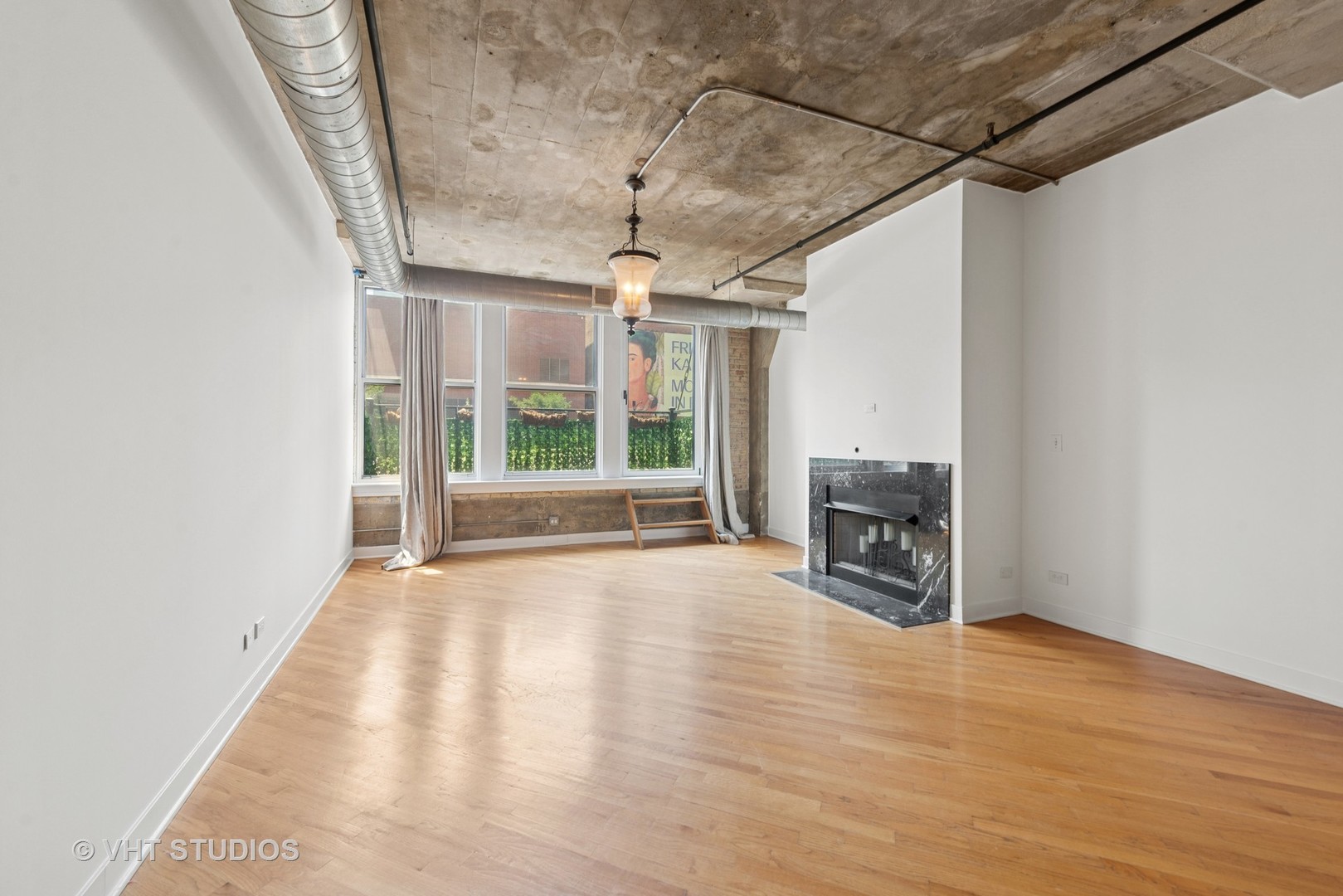 411 W ONTARIO Street 221