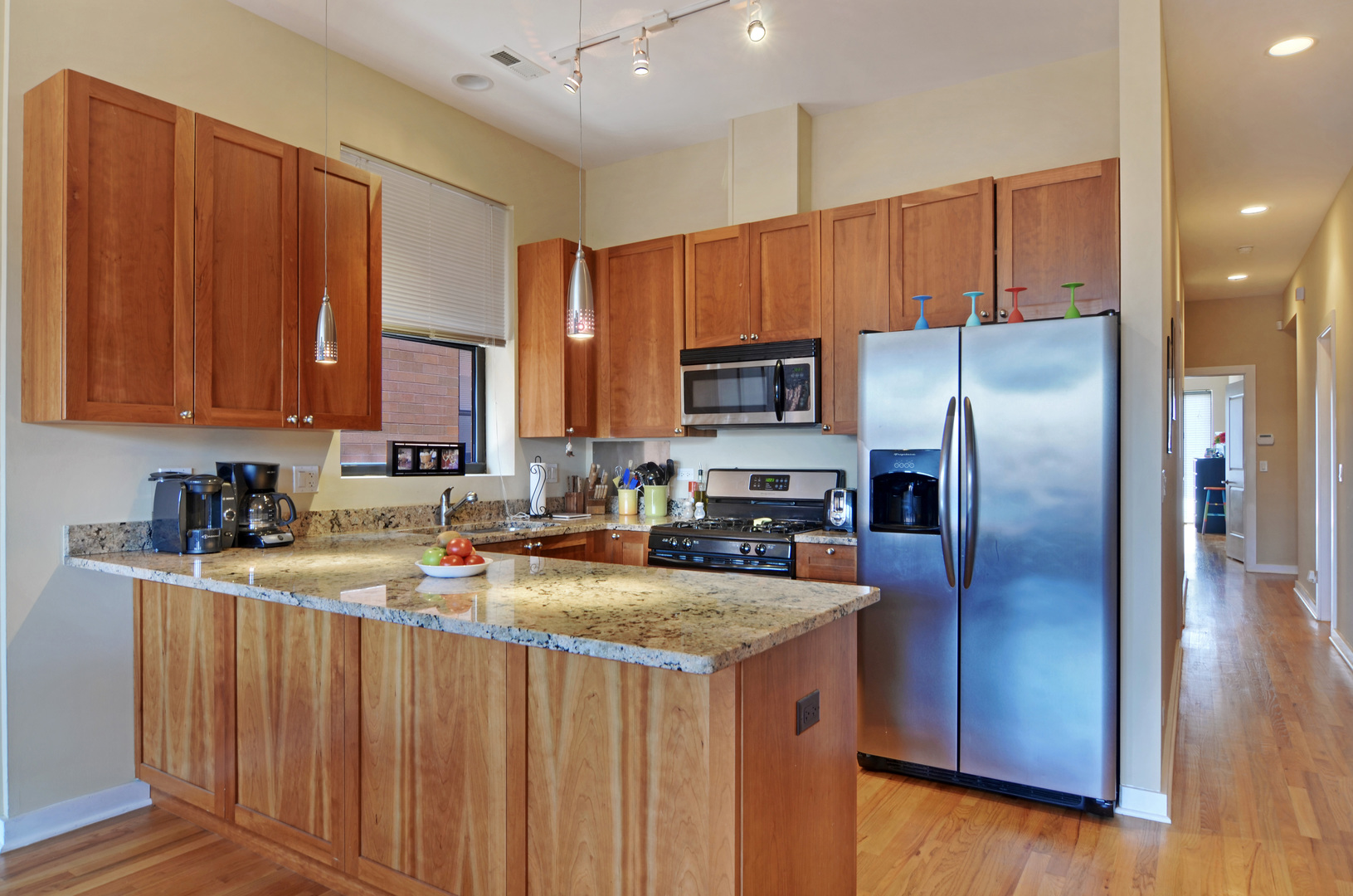 2147 W EVERGREEN Avenue 201
