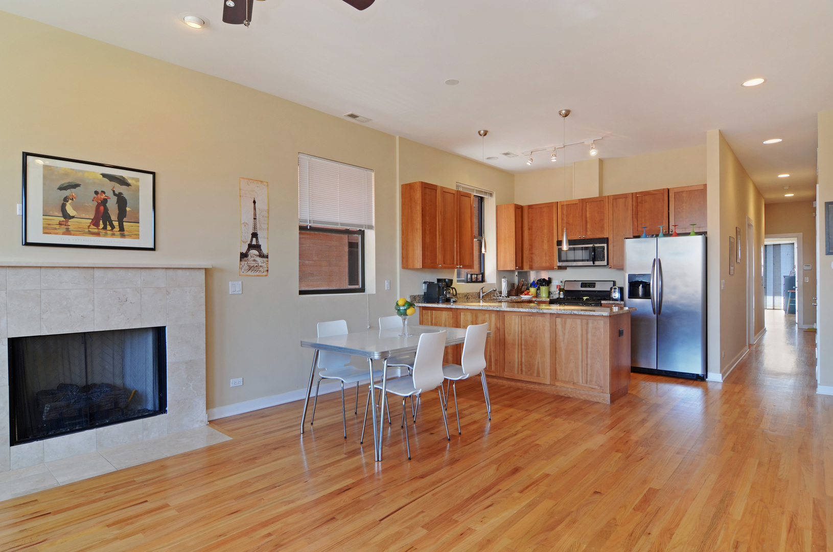 2147 W EVERGREEN Avenue 201