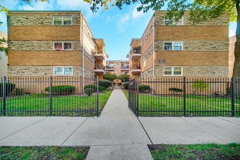 Photo of 4337 N Kedvale Avenue #206, Chicago, IL 60641 (MLS # 12504078) Photo of 4337 N Kedvale Avenue #206, Chicago, IL 60641 (MLS # 12504078)