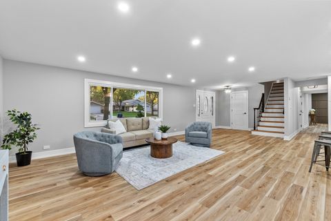 Tiny photo for 305 Williams Drive, Schaumburg, IL 60193 (MLS # 12484877)