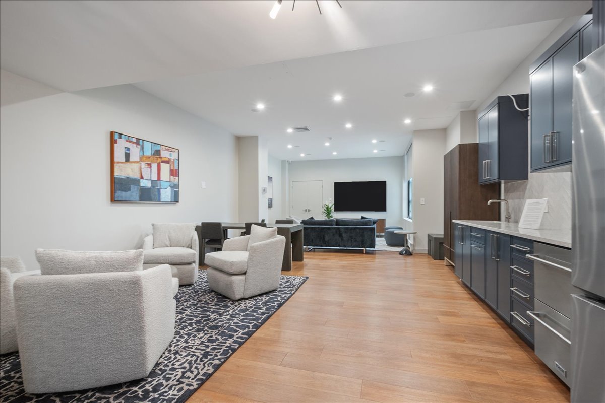 6157 N Sheridan Road 6K