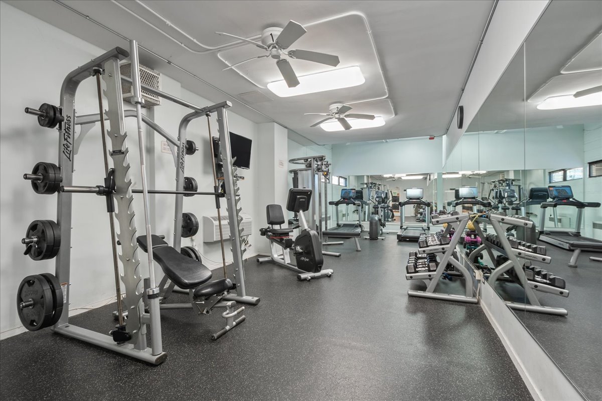 6157 N Sheridan Road 6K