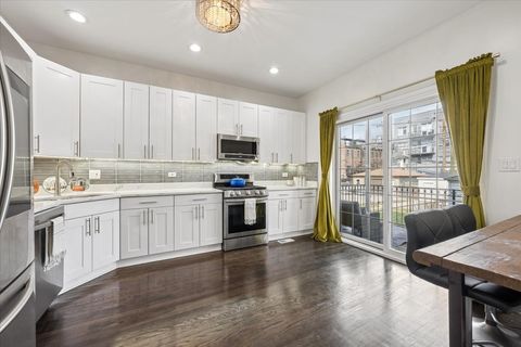 Tiny photo for 2212 W MONROE Street #1W, Chicago, IL 60612 (MLS # 12604716)