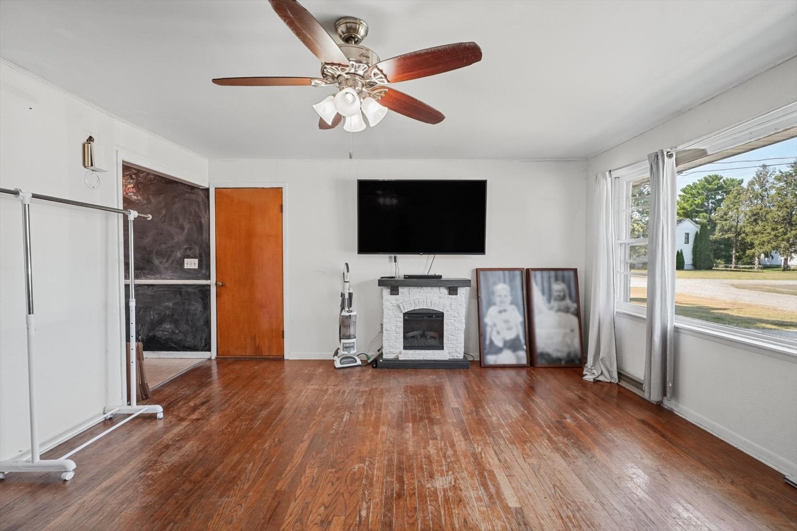 103 W Lincoln Street