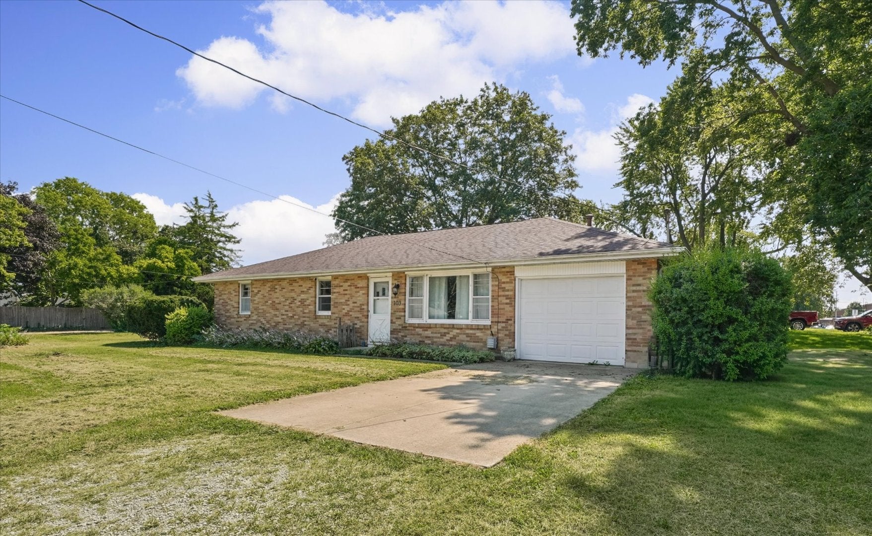 103 W Lincoln Street