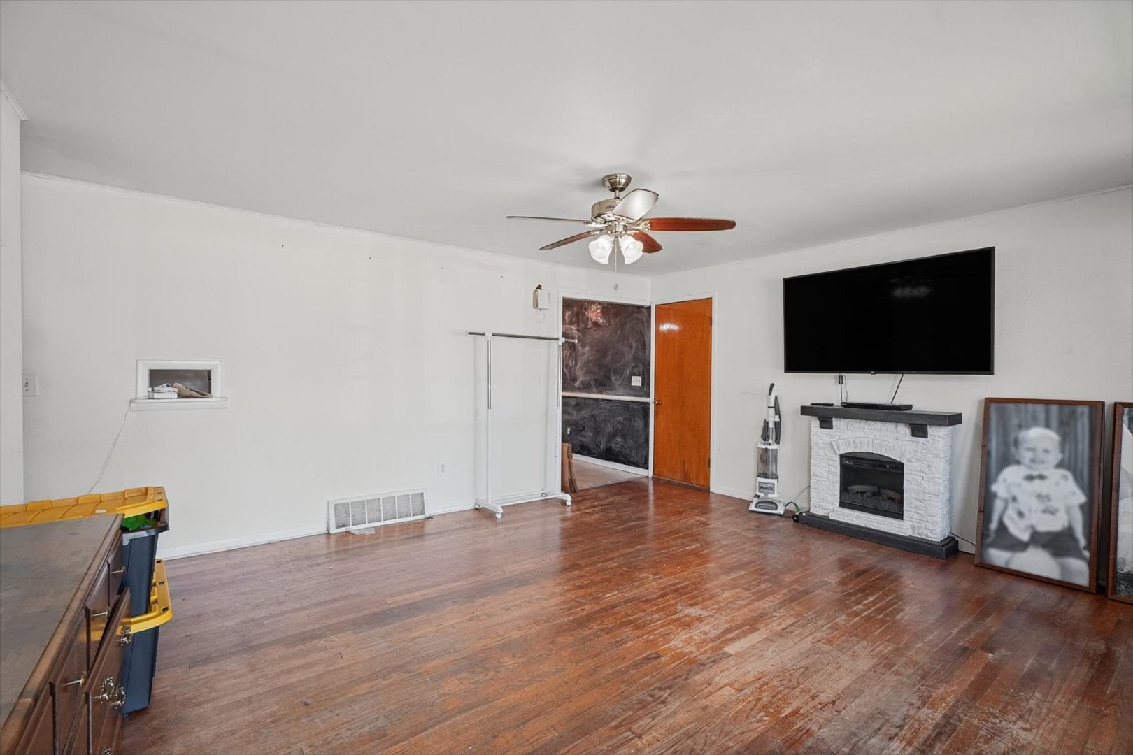 103 W Lincoln Street