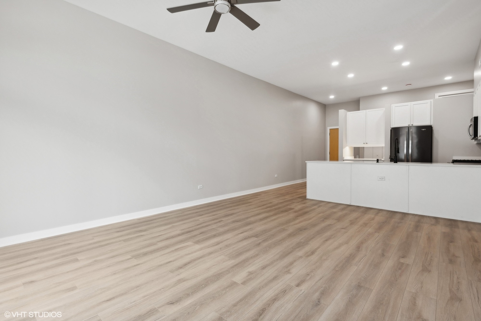 939 W MADISON Street 410