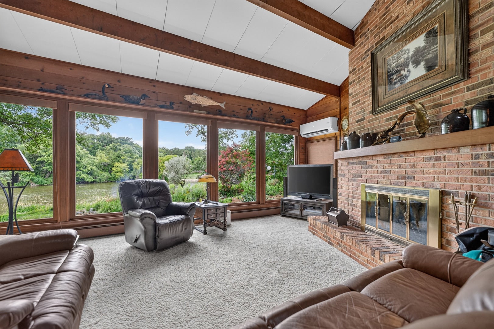 511 N Woodland Drive