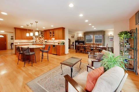 Tiny photo for 1914 N Burke Drive, Arlington Heights, IL 60004 (MLS # 12757498)