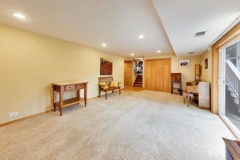 Tiny photo for 1914 N Burke Drive, Arlington Heights, IL 60004 (MLS # 12757498)