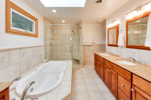 Tiny photo for 1914 N Burke Drive, Arlington Heights, IL 60004 (MLS # 12757498)