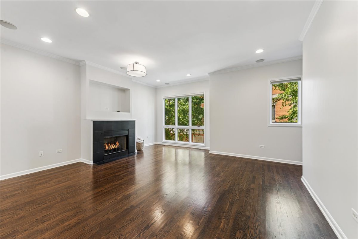 2225 W Madison Street 7