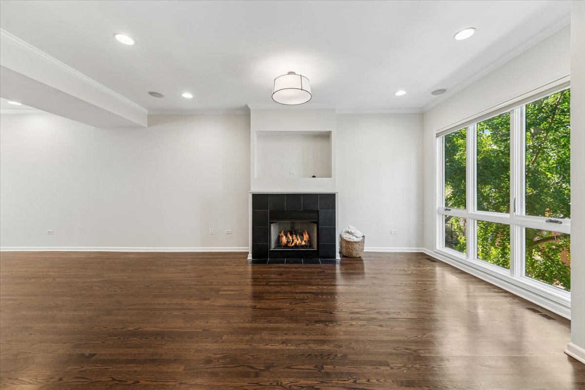 2225 W Madison Street 7