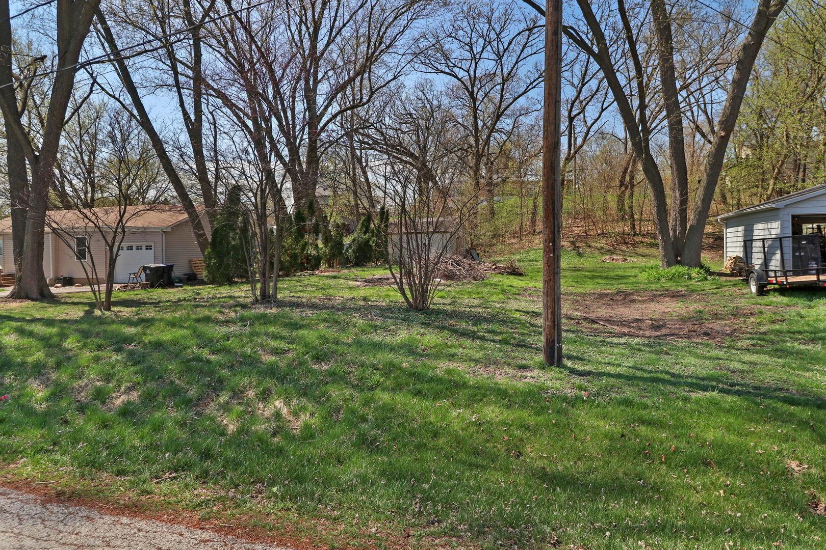 Property: 5207 N Lake Street,McHenry, IL