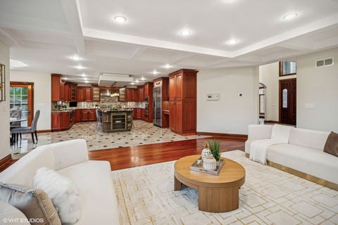 Tiny photo for 3832 W Chase Avenue, Lincolnwood, IL 60712 (MLS # 12667530)